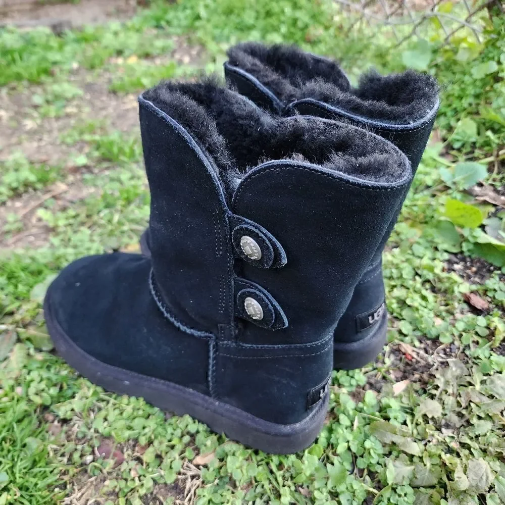 UGG AUSTRALIA - Womens Boots - SIZE 7